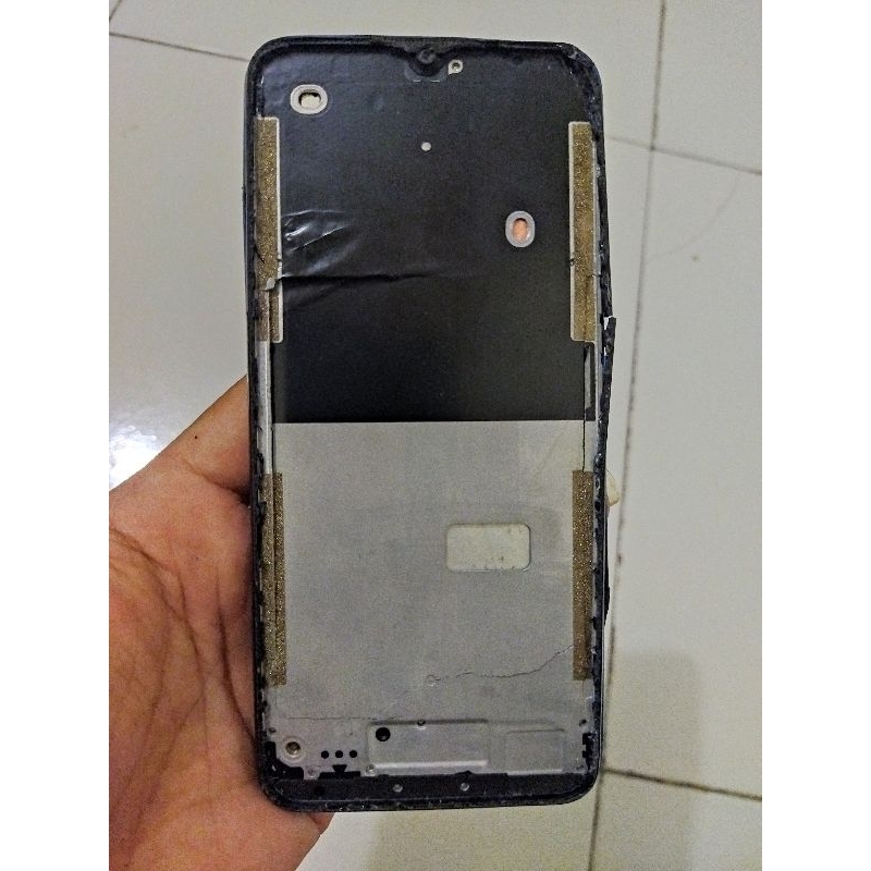 Realme C12 minus