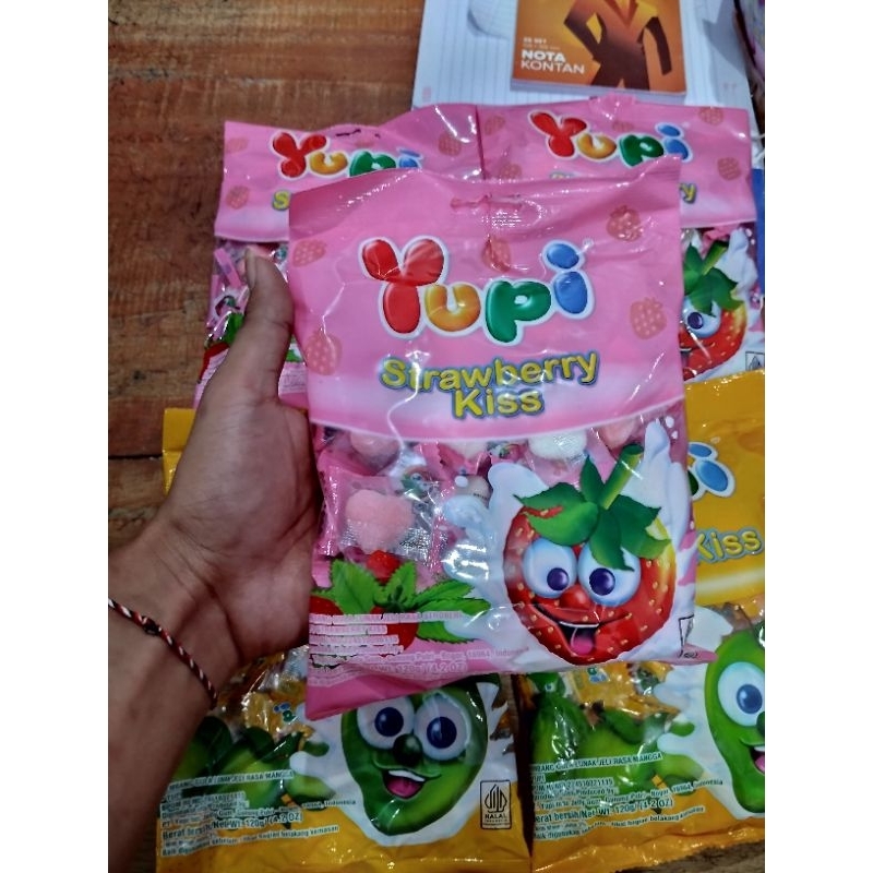 

PERMEN YUPI LOVE