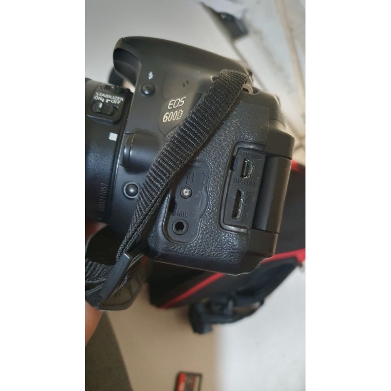 Camera Canon 600D Lensa 18-55 & Lensa Tamron 18-200 Bekas