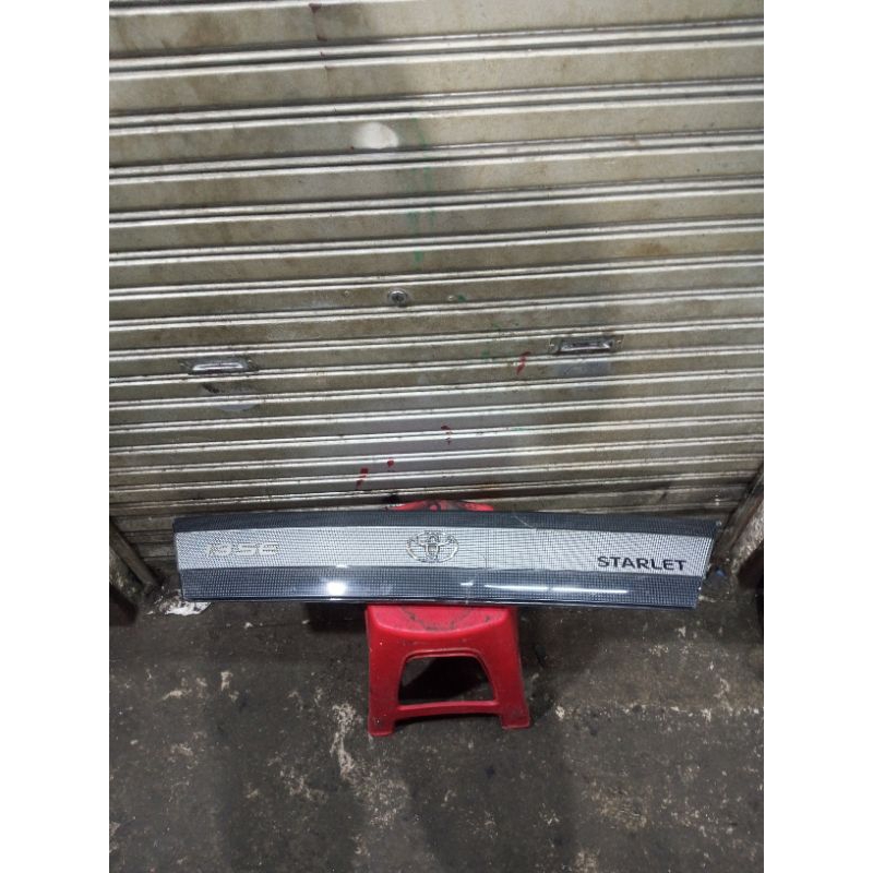 lampu bagasi garnis belakang Toyota Starlet kapsul model mika sirip ikan