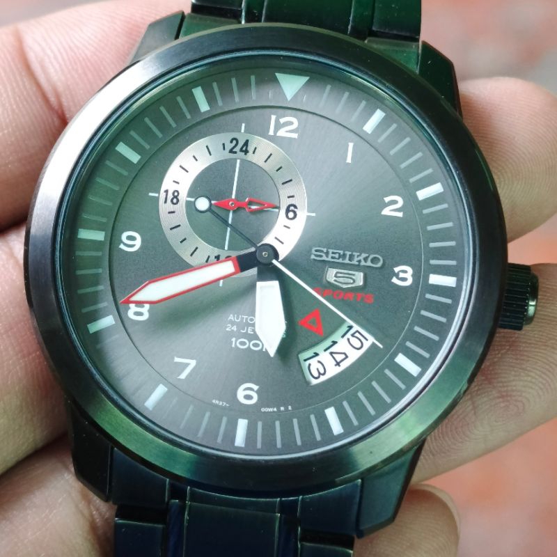 Jam Tangan Seiko 5 Sports Caliber 4R37A Original Hitam Mulus Seperti Baru