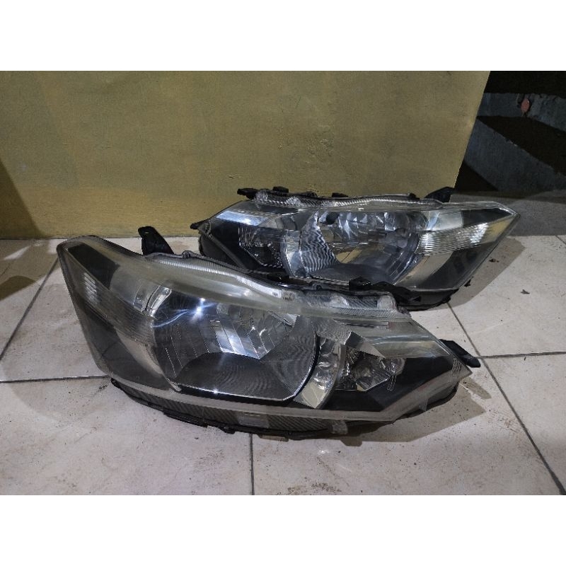 lampu depan,head lamp vios gen 3 original toyota