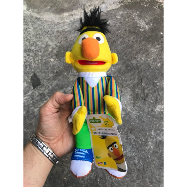 SESAME STREET BONEKA BERT HASBRO