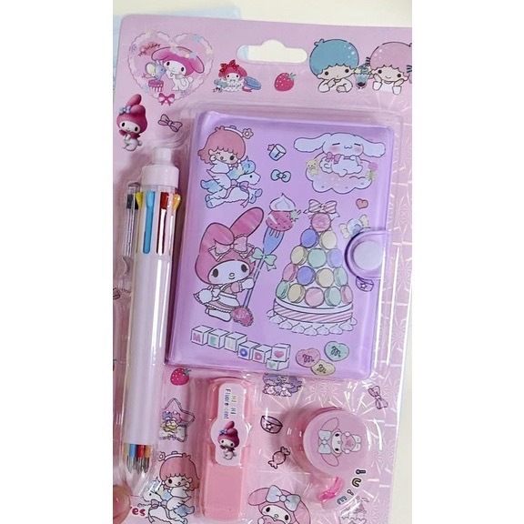

(acc ptk) ALAT TULIS HL6608 / DIARY / MEMO SET MOTIF SANRIO / SET ALAT TULIS SISWA 4 IN 1