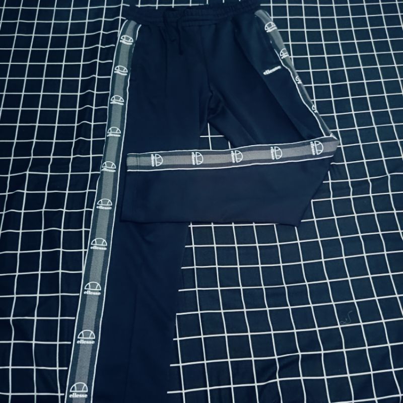 Trackpans Ellese Taped
