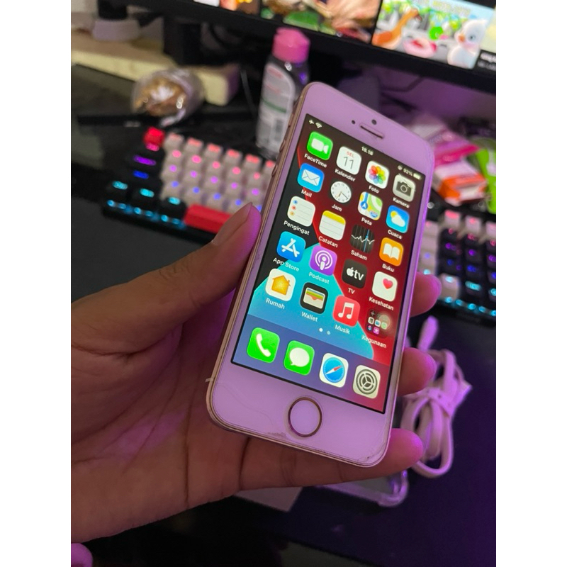 Iphone SE gen 1 2016 64Gb Mulus Terawat Warna Rose Gold Fullset Sesuai Gambar dan Deskripsi