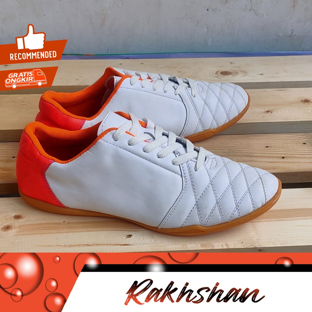 Sepatu Badminton Putih Polos Bahan Kulit Sol Karet Bukutangkis Pria Futsal 39-43