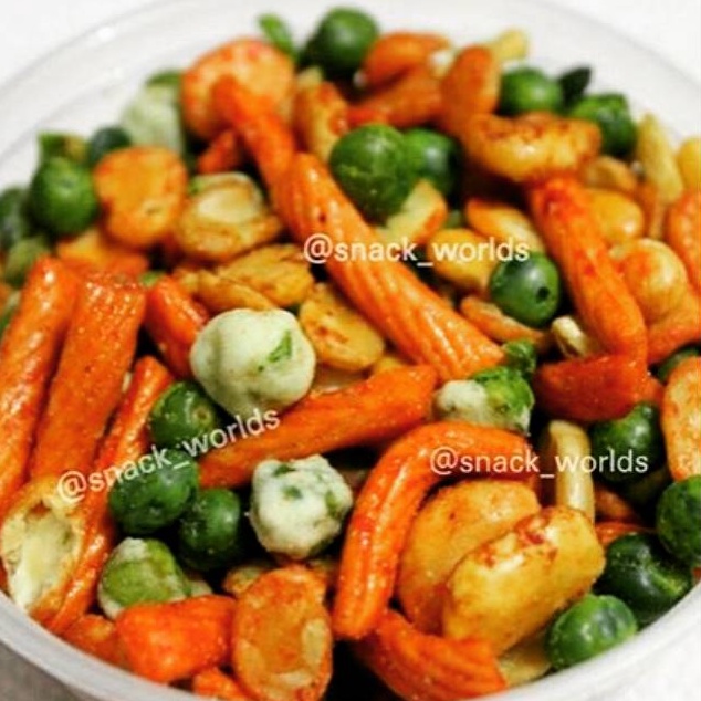 

FLASH SALE 1Kg Kacang Mix kacang kangoro 5 lima macam rasa