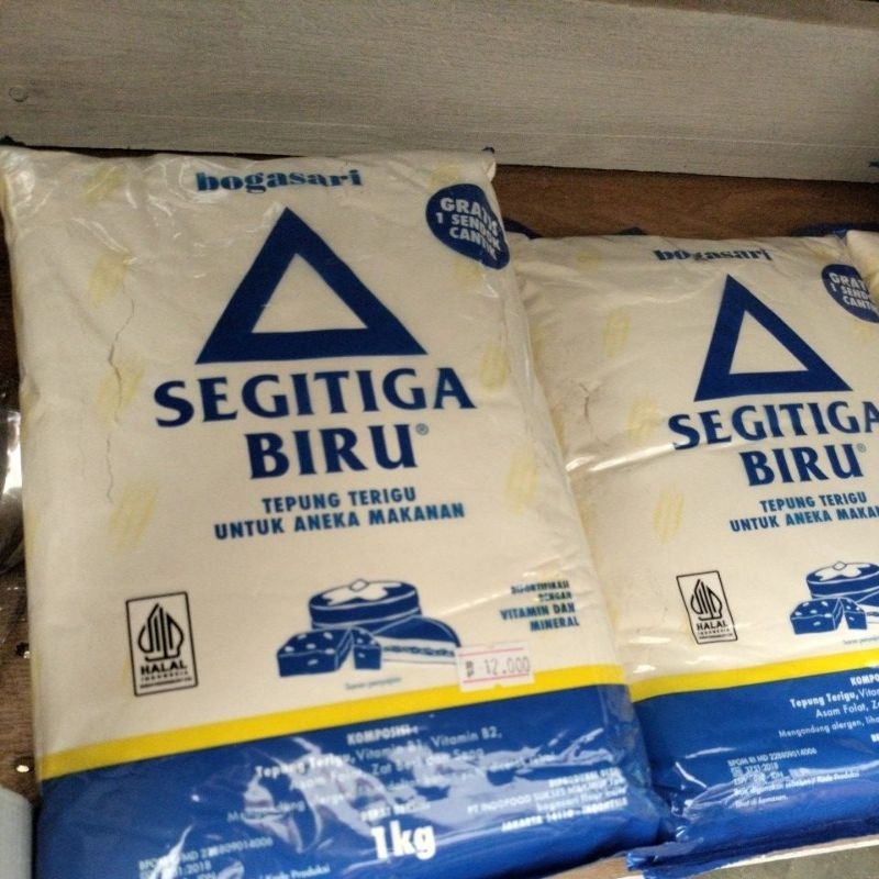 

Tepung Segitiga Biru