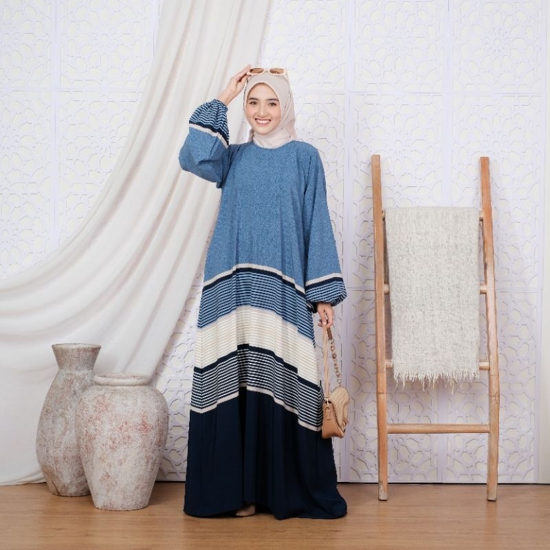 Gamis longgar Ais