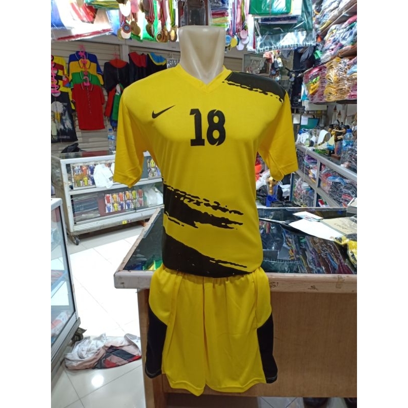 Kostum Bola 1 Tim 18 stel