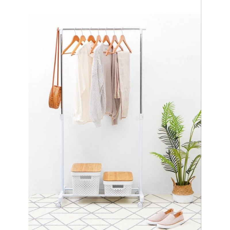 Informa gantungan pakaian dengan roda garment rak