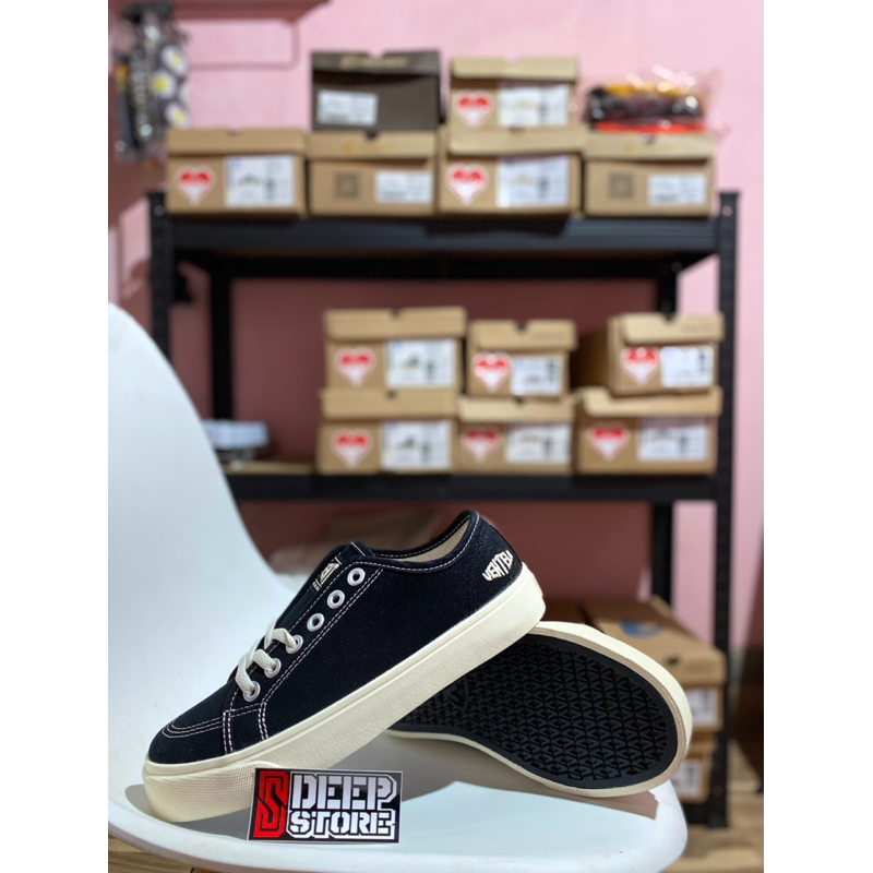 VENTELA ALPHA BLACK NATURAL