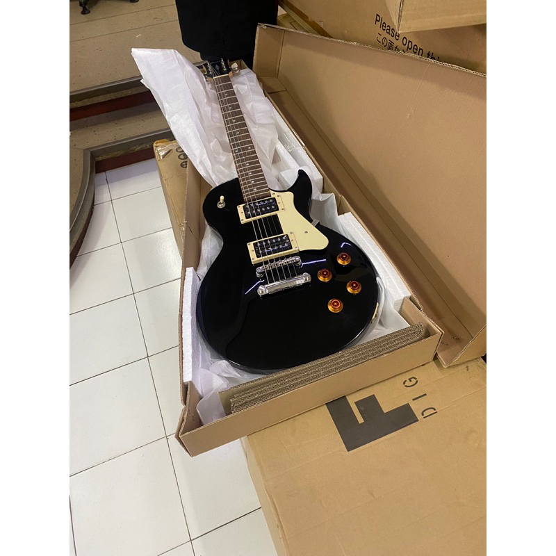 Gitar Listrik/electric guitar Les Paul Cort CR100 - Amplifier Cort second