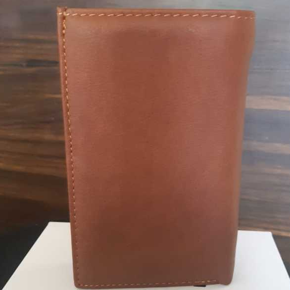 Dompet pria tanggung kulit sapi embos timbul