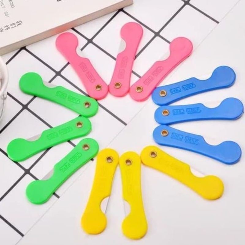 

12 pcs CUTTER PISAU LIPAT KECIL WARNA MURAH GROSIR