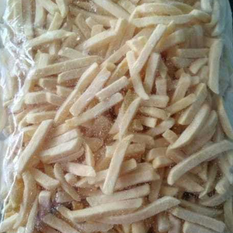 

FRENCH FRIES KENTANG STRAIGHT CUT FROZENLAND