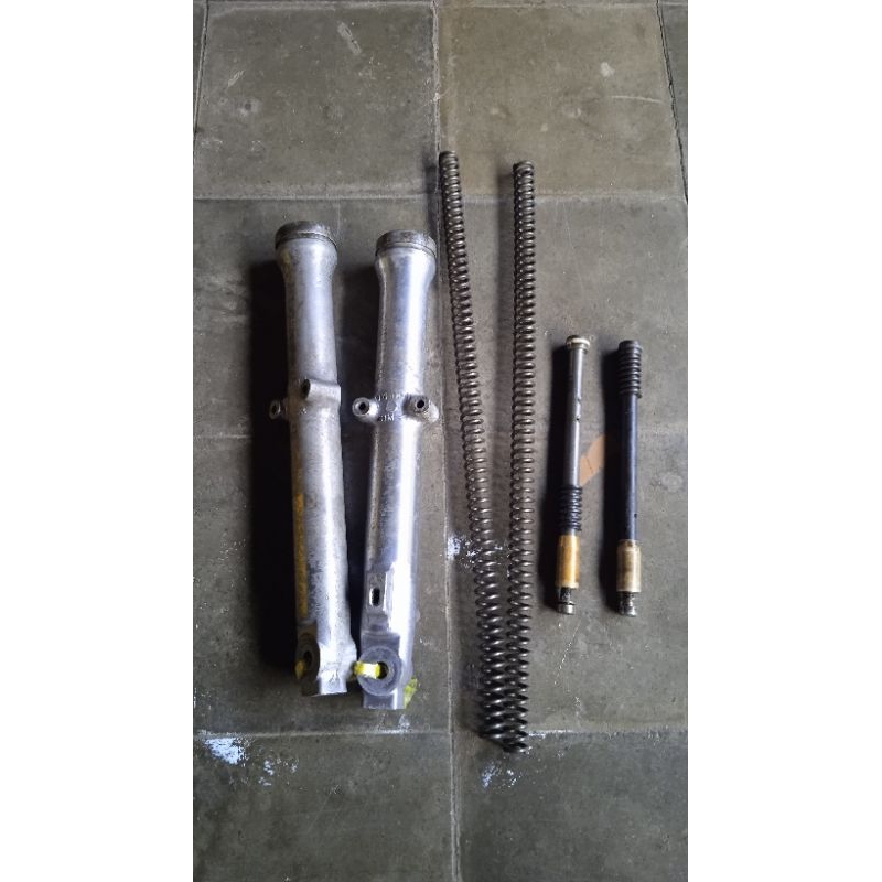 bottom shock depan honda win set pir + sulingan.