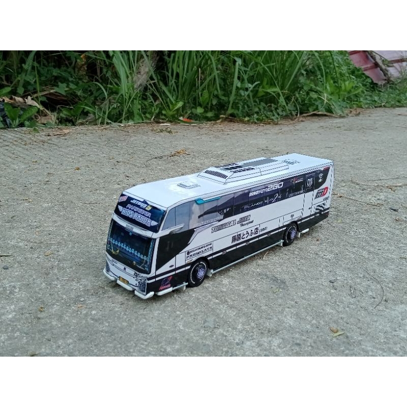 PAPERCRAFT BUS "KIDS PANDA" JB 5 EDITION