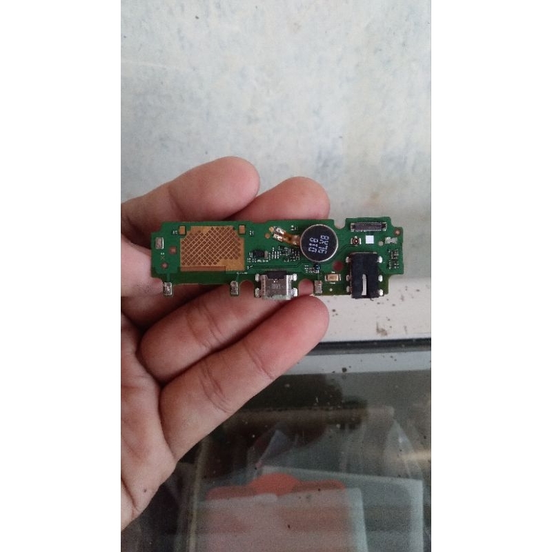 PAPAN BOARD SINYAL KONEKTOR HEADSET KONEKTOR CHARGER VIVO Y81 ORI COPOTAN