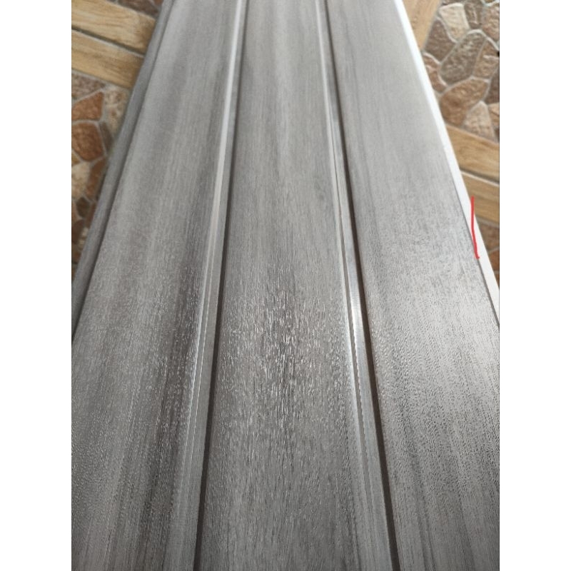 Plafon PVC abu Tebal 9mm Lebar 30cm