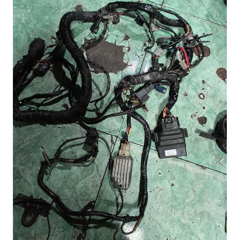 kabel body + ECU+ kiprok Yamaha Vixion 1PA barang masih bagus ORI bawaan copotan motor asli