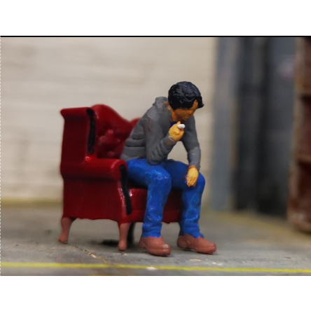Figure 1 64 Pria Duduk Akira Nakai + Kursi RWB  Diorama Maket Diecast Miniatur RWB  Hobby Japan HJ M