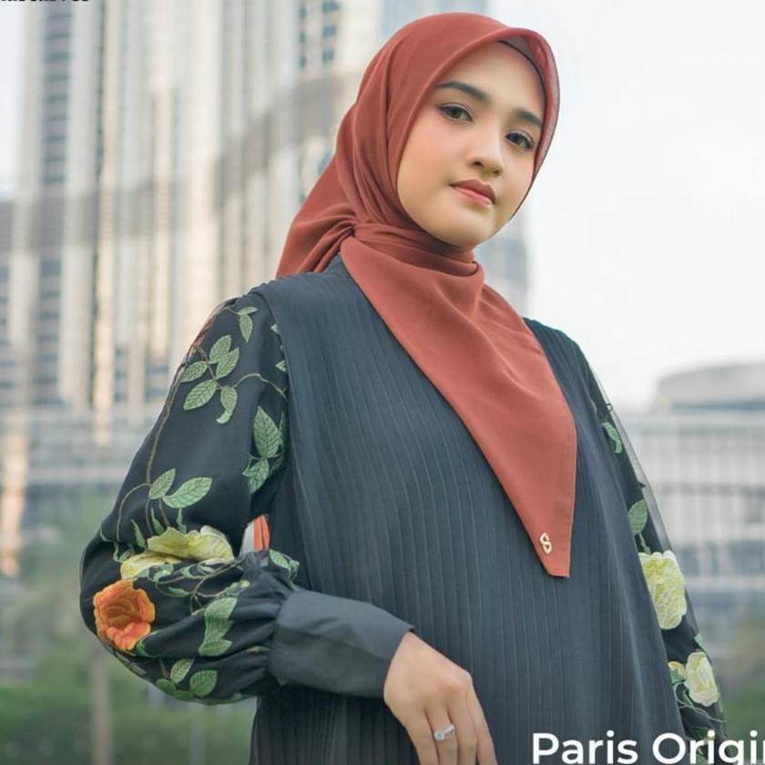 HJ6 Umamascarves Paris Original Metal Logo S 11x11 cm Jilbab Paris Original Umama Scarf