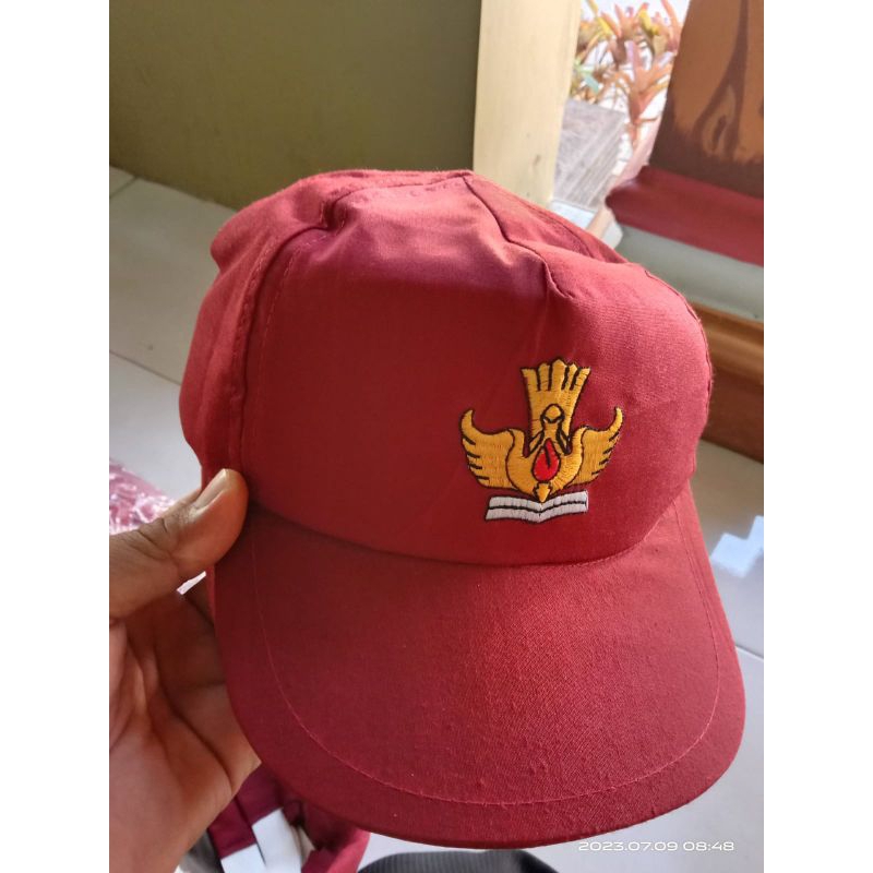 

TOPI SD/SMP/SMA PEREKAT (BIJIAN)