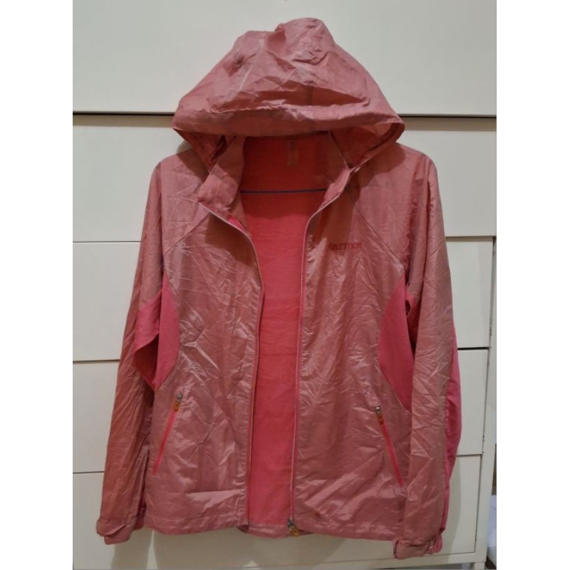 Thrifting outdoor windbreaker Marmot