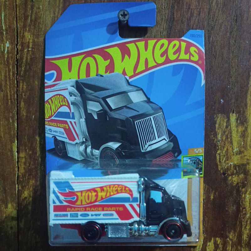 Hot Wheels HIWAY HAULER 2