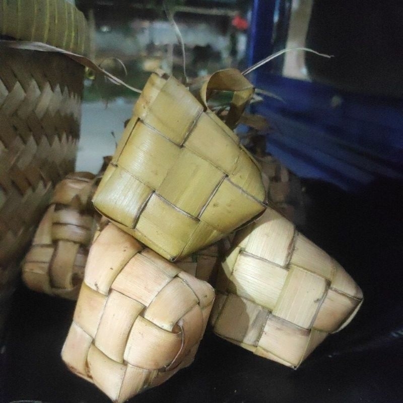 

Ketupat Mateng 1 IKET isi 10