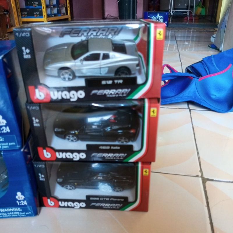 Diecast miniatur mobil Ferrari