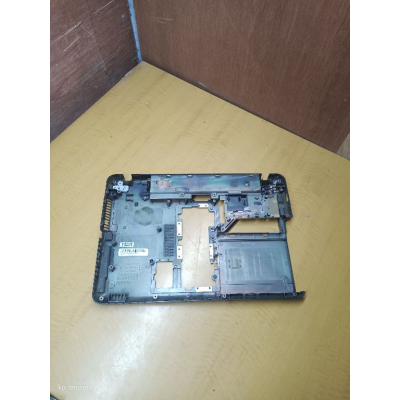 Casing Bawah Bottom Case Laptop Toshiba Satellite L645 L640