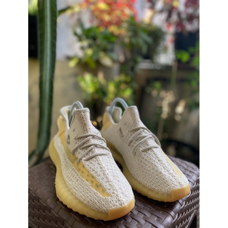 Adidas Yeezy Boost 350 V2 Hyperspace