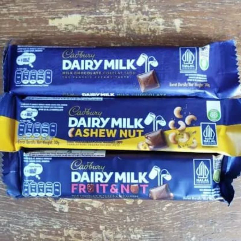 

Cadbury dairy milk cashew nut 62 gram 3 pieces
