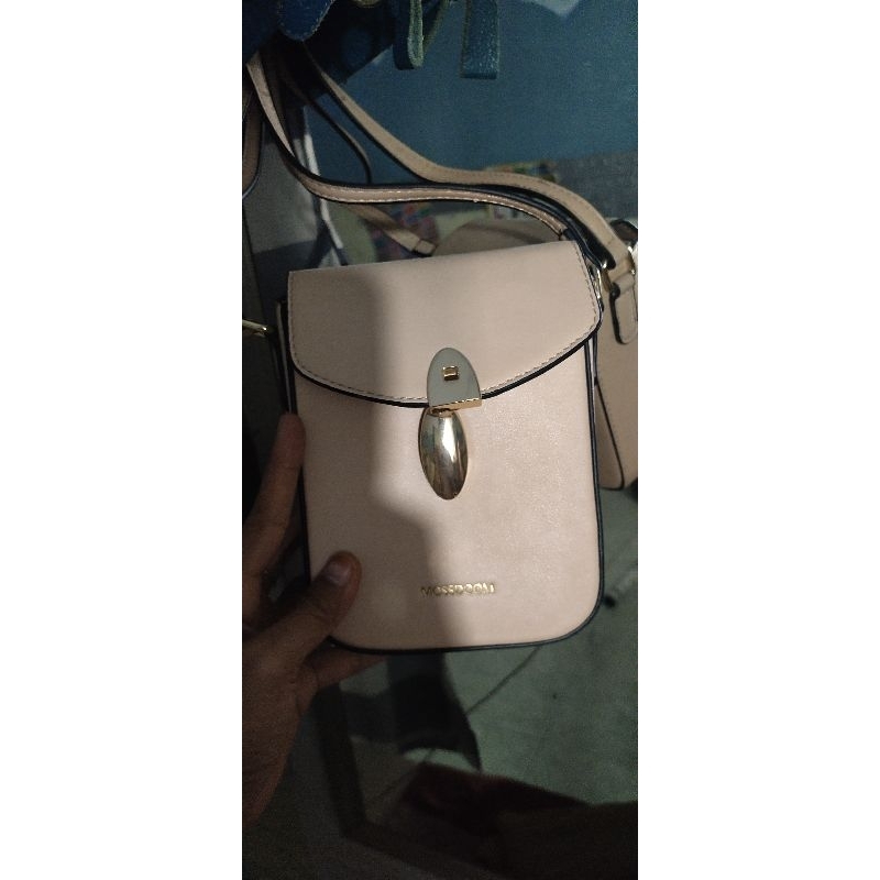 Sling bag preloved good condition, Mossdom