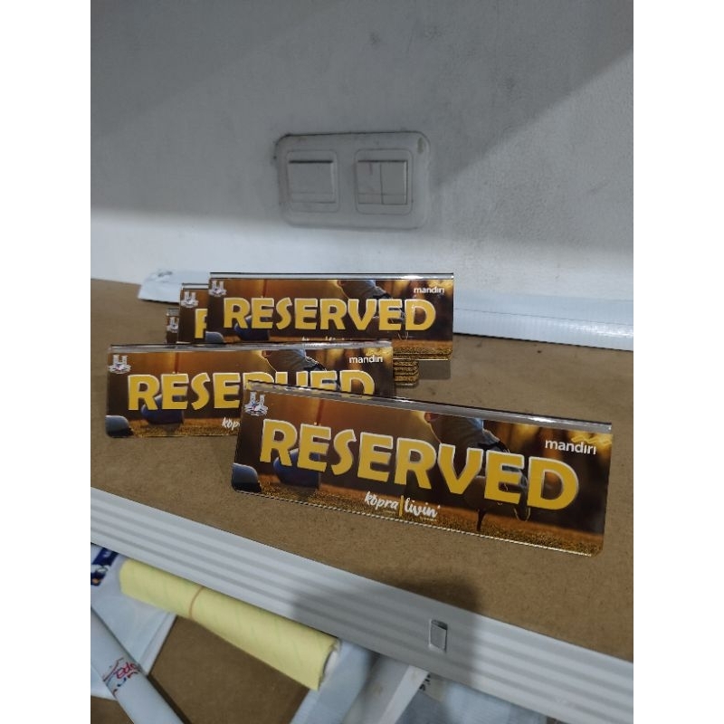 akrilik papan nama custom acrylic logo meja name tag nametag desk
