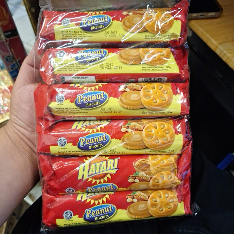 

HATARI PEANUT biscuits Roll 50gram