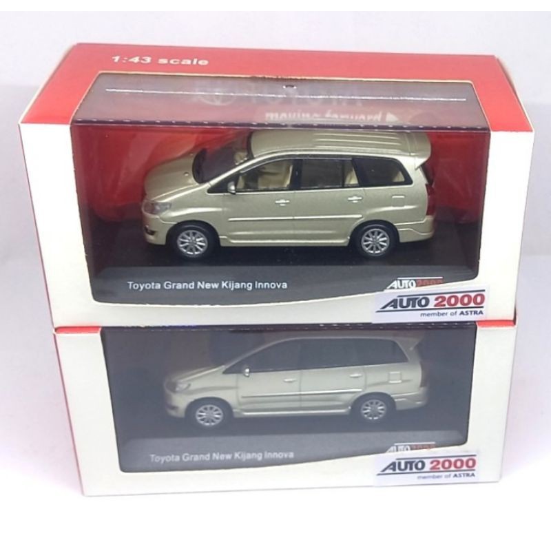 Diecast Mobil Kijang Innova Toyota Auto 2000
