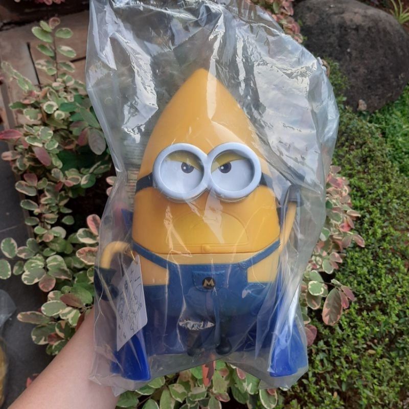 popcorn bucket mel minion popcorn bucket jerry minion tumbler gus minion popcorn bucket XXI tumbler 