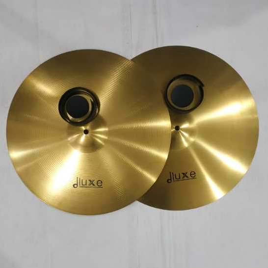 Simbal / Cymbal drumband 18 in + pegangannya. Merk Dluxe/Rocket.