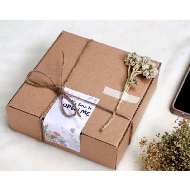 

Box Giff | Box Kado Ukuran 25x25x5