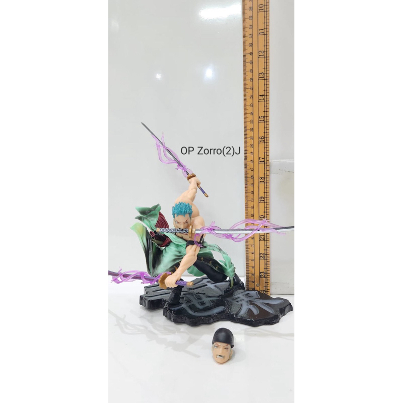 ACTION FIGURE ONE PIECE RORONOA ZORO FIGURE ZORO