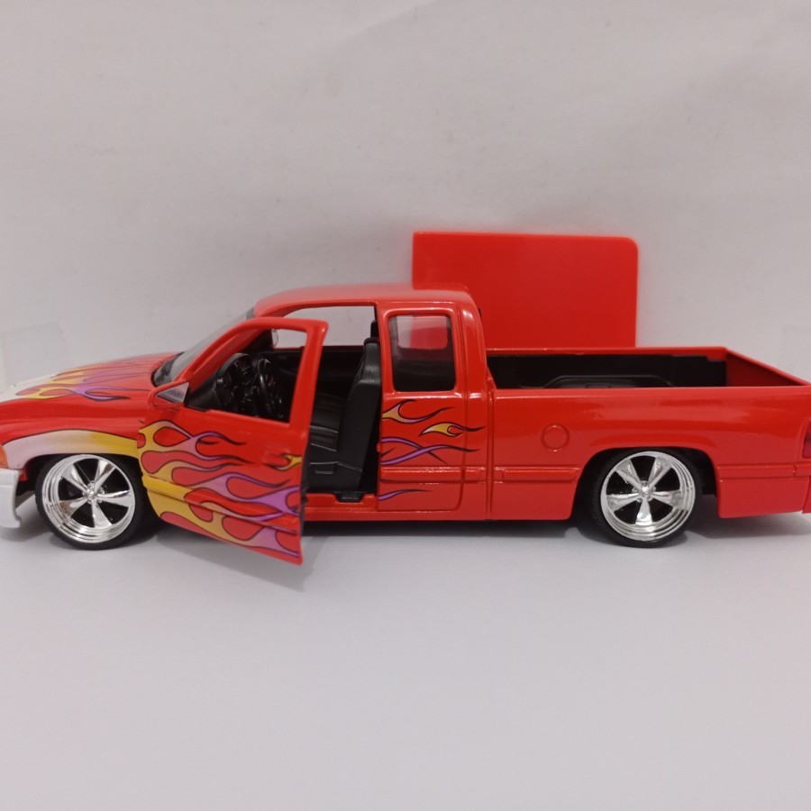 Diecast Mobil Dodge Vipert SRT Welly 1:24 Dodge Charger Daytona Dodge Challenger SRT Dodge Ram Quad 