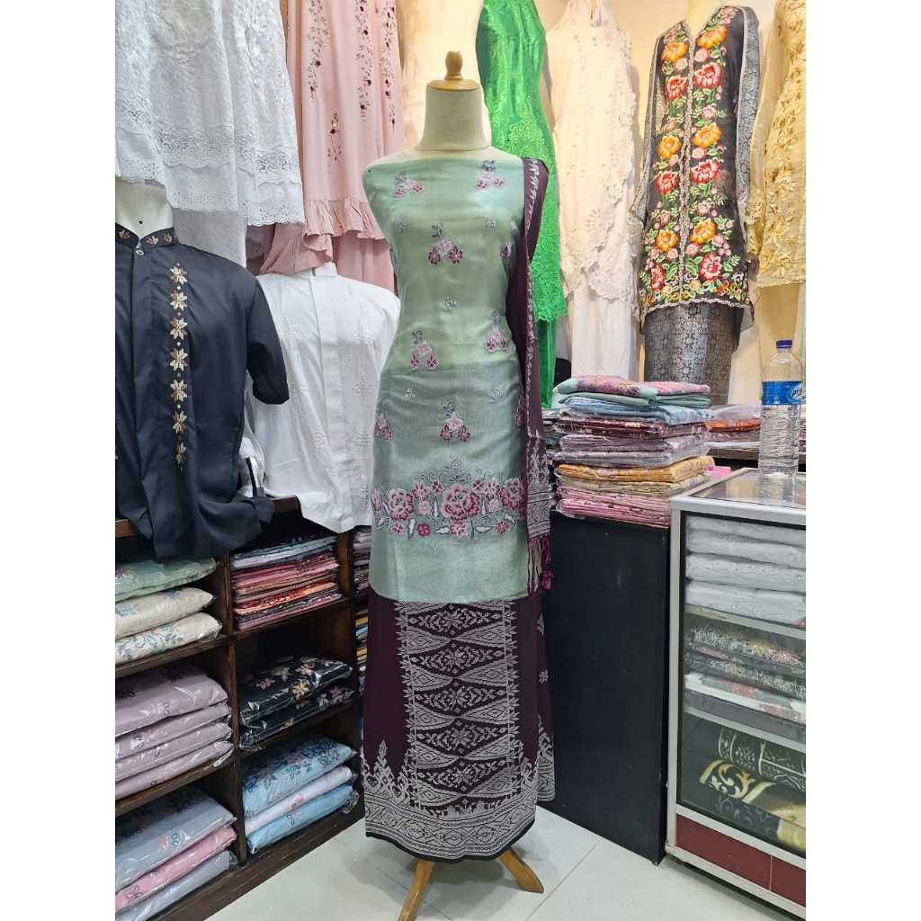 Bahan baju kurung suji kasiak mesin hitam , bordir manual