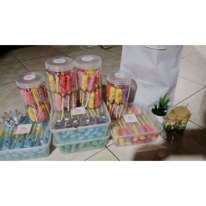 marshmallow pops, almha.marshmellow , makanan kekinian dengan paduan marshmallow dan coklat yang lum