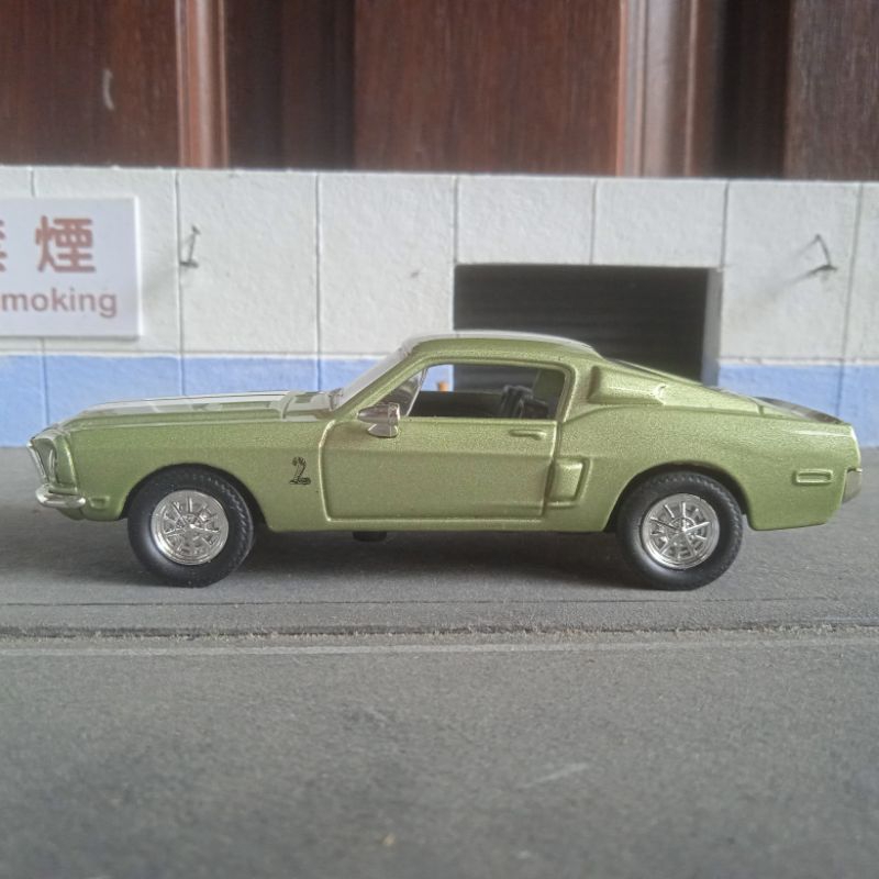 diecast loose road signature 1968 Ford Shelby tosca hijau skala scale 43