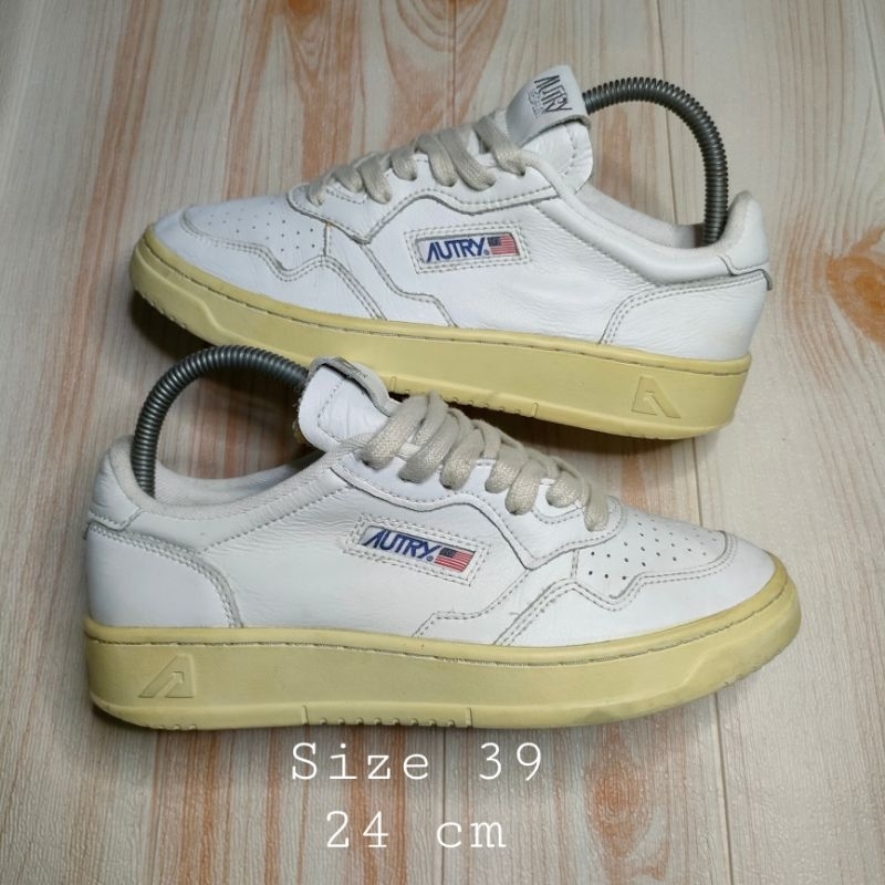 SEPATU AUTRY MEDALIST (39 24CM)