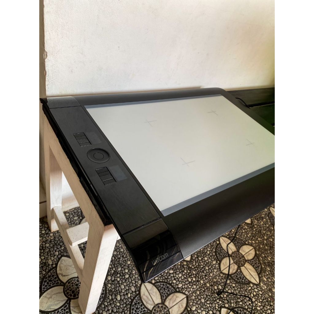 Wacom Intuos Pro 4 pen tablet size Xtra Large,